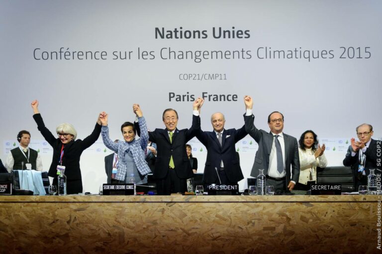 ¿Qué acuerdo se alcanzó en la Cumbre de Cambio Climático de la ONU COP21 en París?