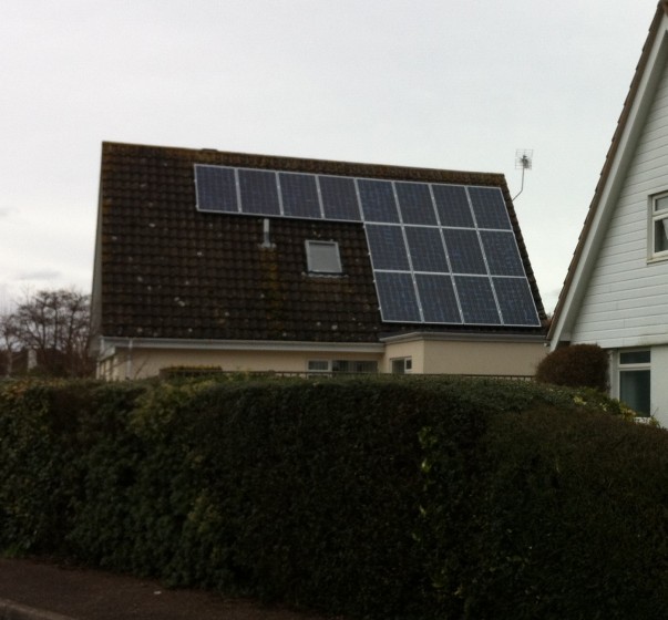 ¿Cuándo no se requiere un EPC para las tarifas de alimentación de energía solar fotovoltaica?€
€
