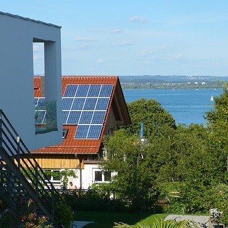 ¿Los paneles solares afectarán la garantía de mi casa de nueva construcción?€
€